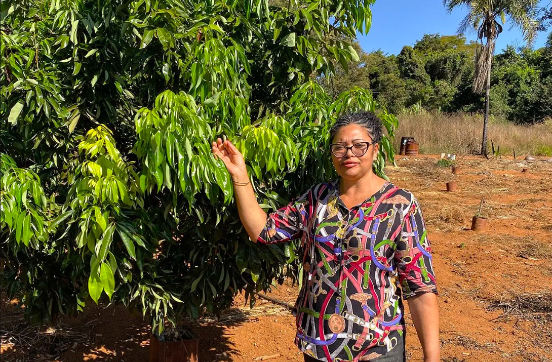 Sandra Braga, Quilombola farmer on her land in Brazil that produces Marmalade of Santa Luzia - Source - Impact Entreprenuer